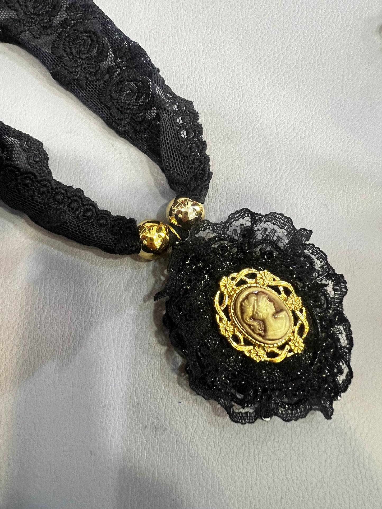 Collana cameo lace