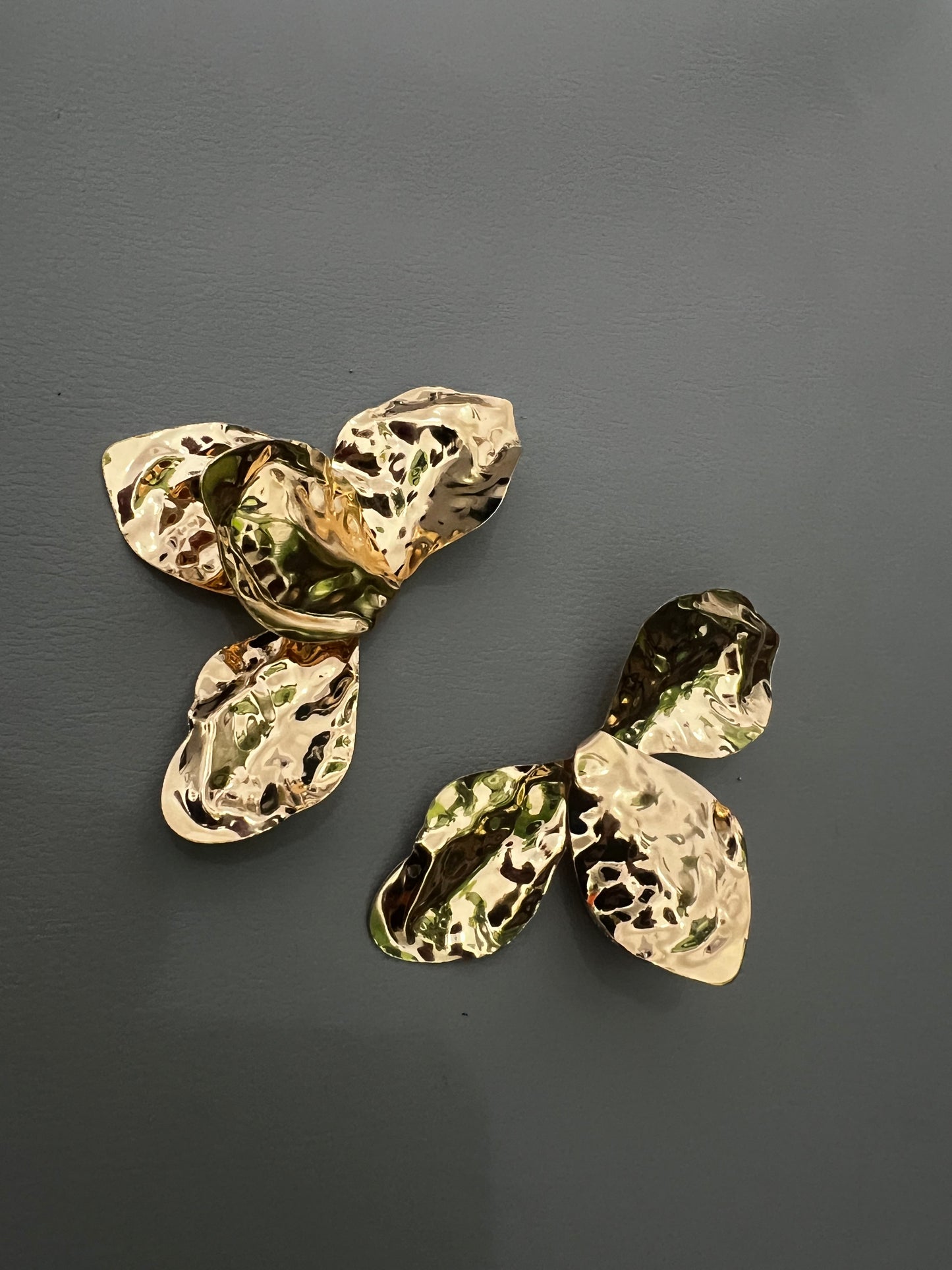 Orecchini petalo oro