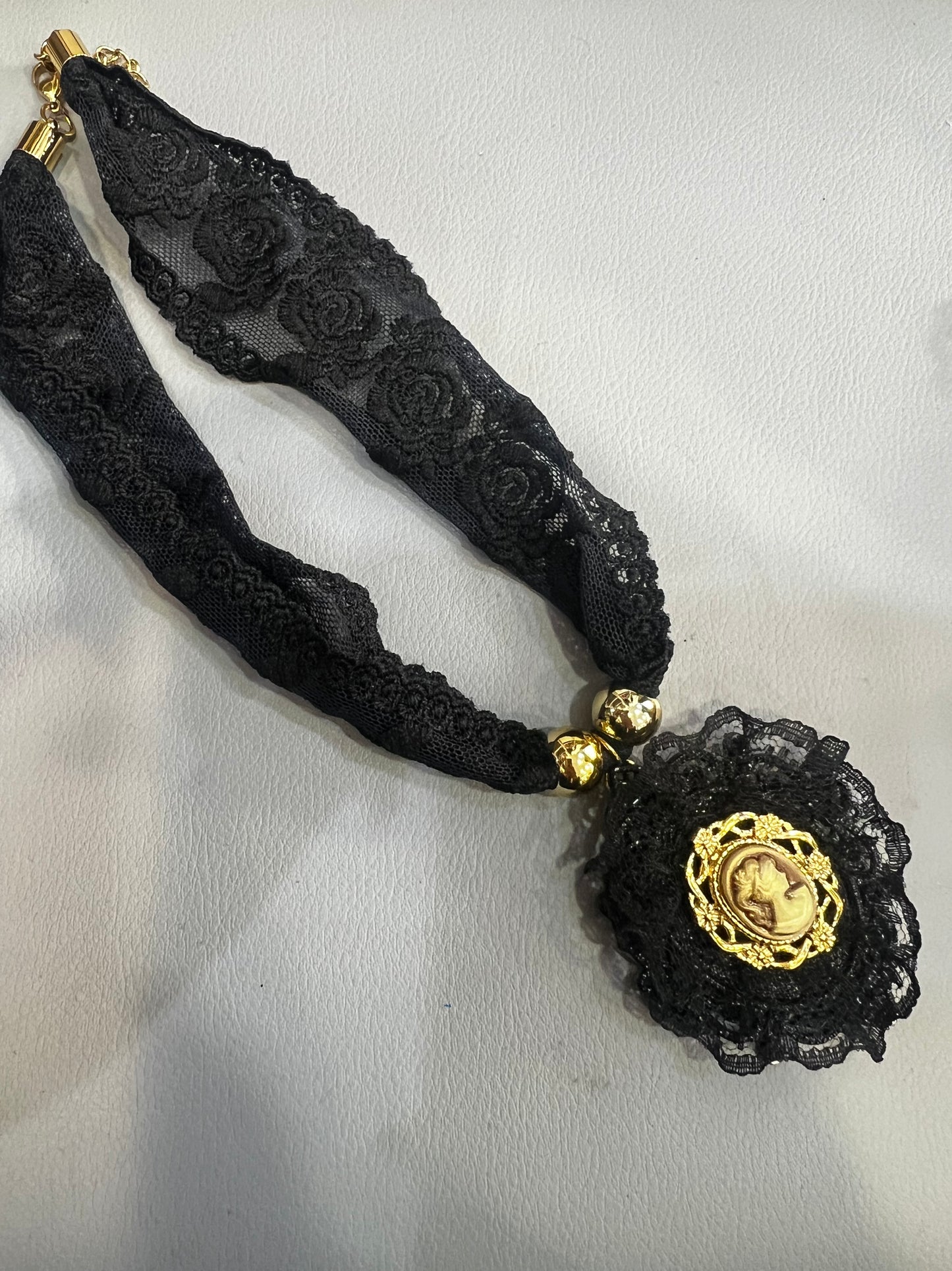 Collana cameo lace