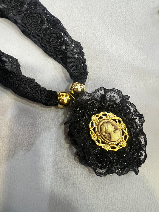 Collana cameo lace
